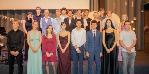 Gruppenfoto Abschlussfeier Christliche Schule im Hegau