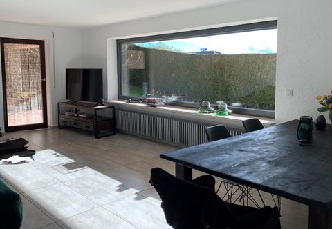 Wohnen / Essen mit Blick auf den Garten