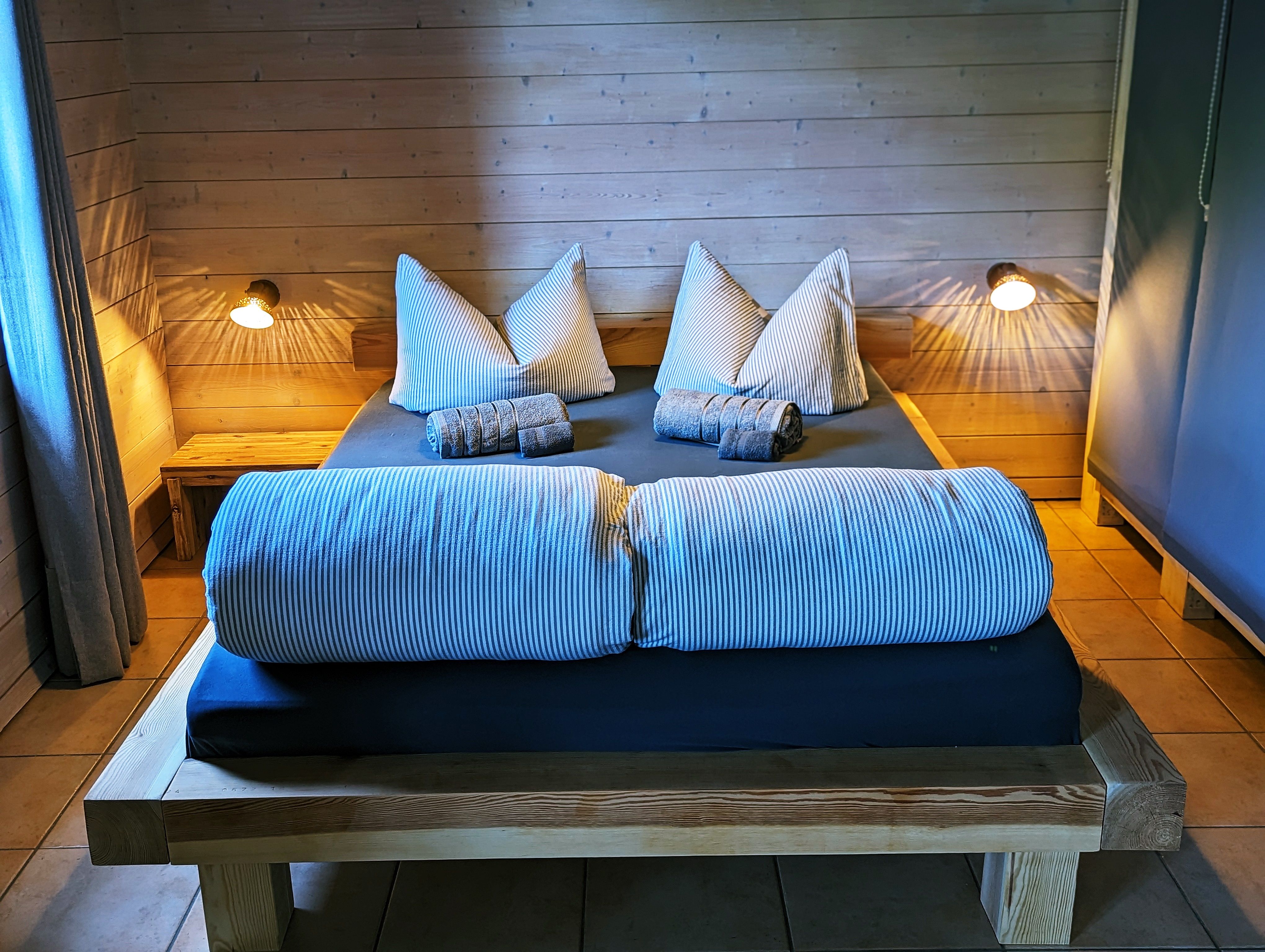 Ferienwohnung Blütenzauber Schlafzimmer 